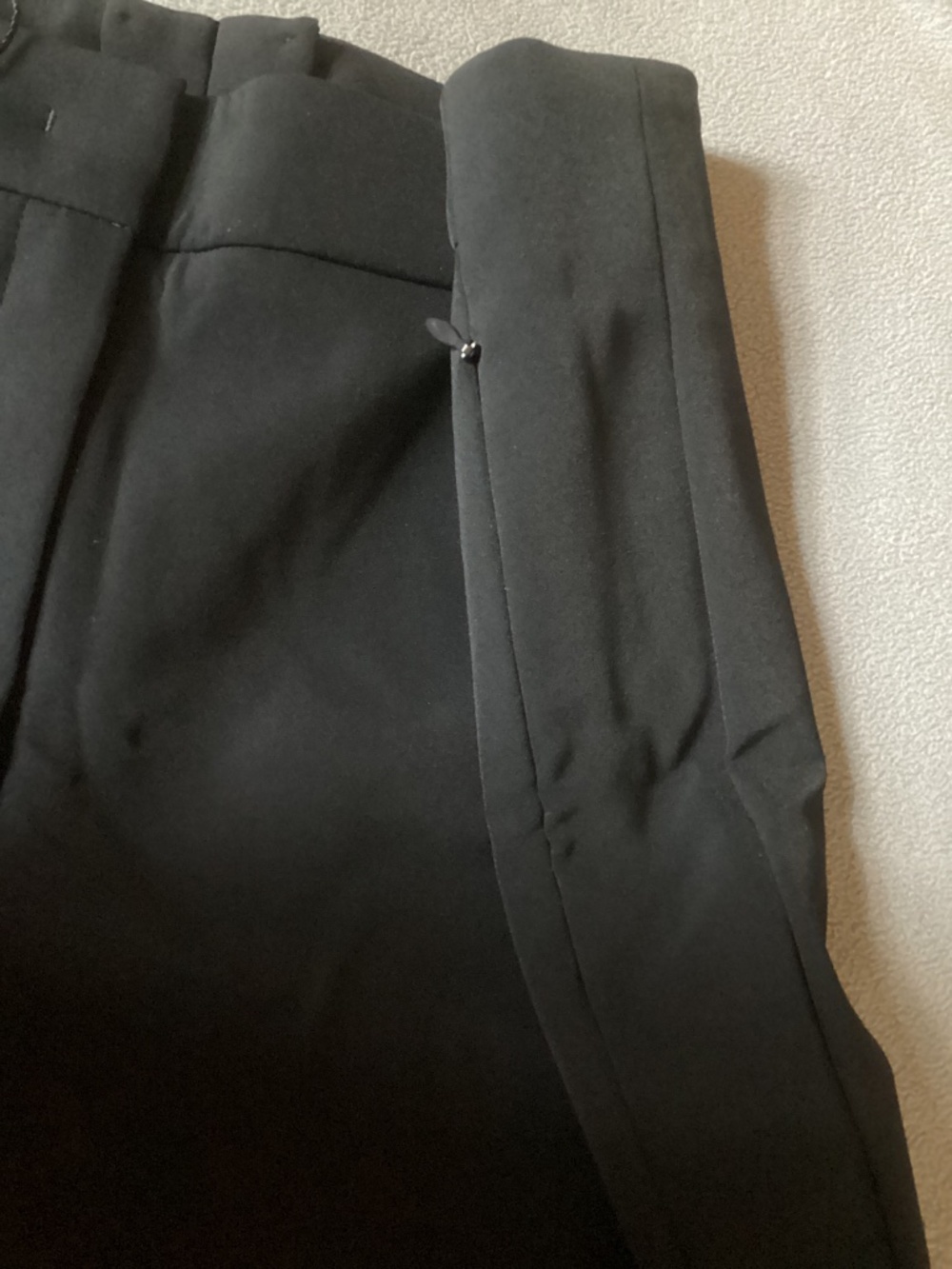 Escada Capris - Picture 3 of 7
